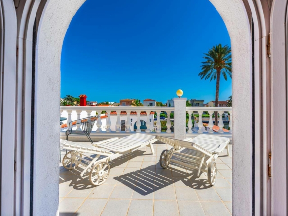 luxury house, Empuriabrava, pool, garden, mooring